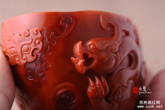 龙凤尊 南红玛瑙器皿雕件