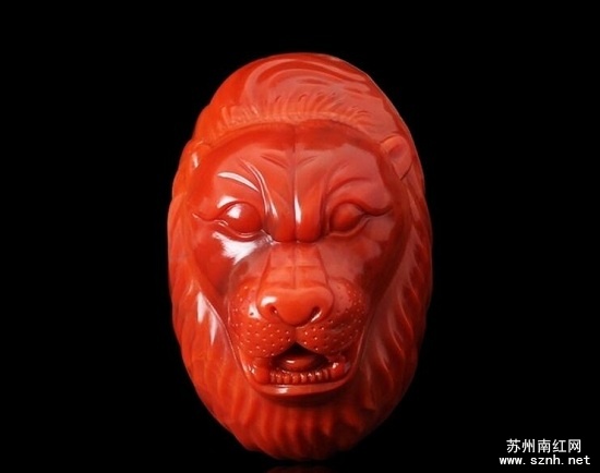 狮子主题南红玛瑙雕件的寓意