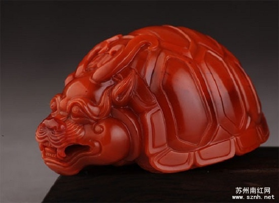 龙龟题材南红玛瑙雕件的寓意