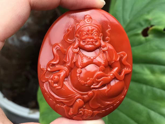 当南红碰上海底的红珊瑚,你要做的只有一件事。
