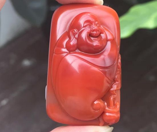 当南红碰上海底的红珊瑚,你要做的只有一件事。 当南红碰上海底的红珊瑚,你要做的只有一件事。