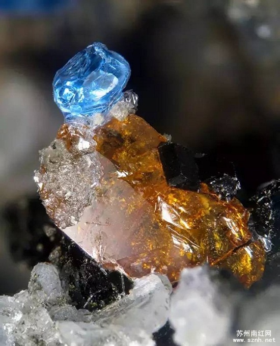 等一下！难道从来都没人发现矿物晶体这么美？